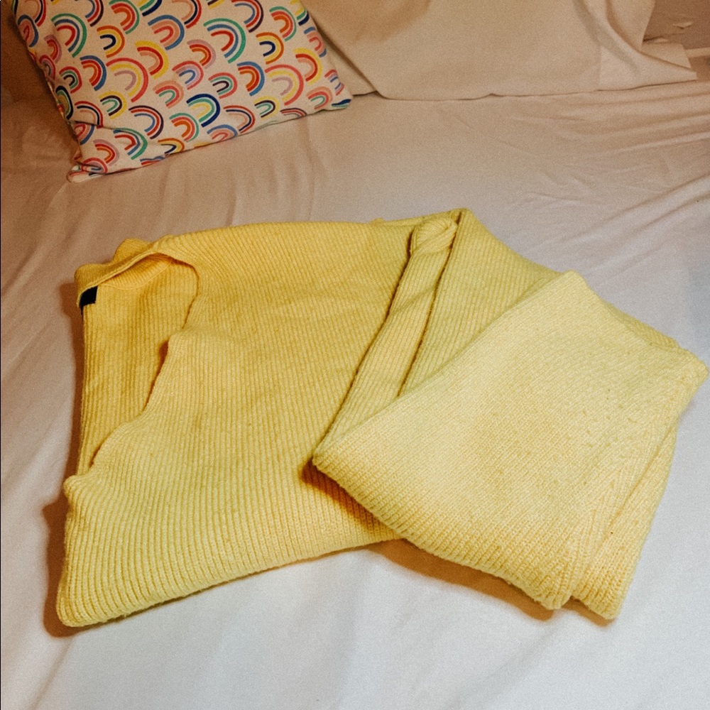 Forever 21 Yellow Knit Sweater
